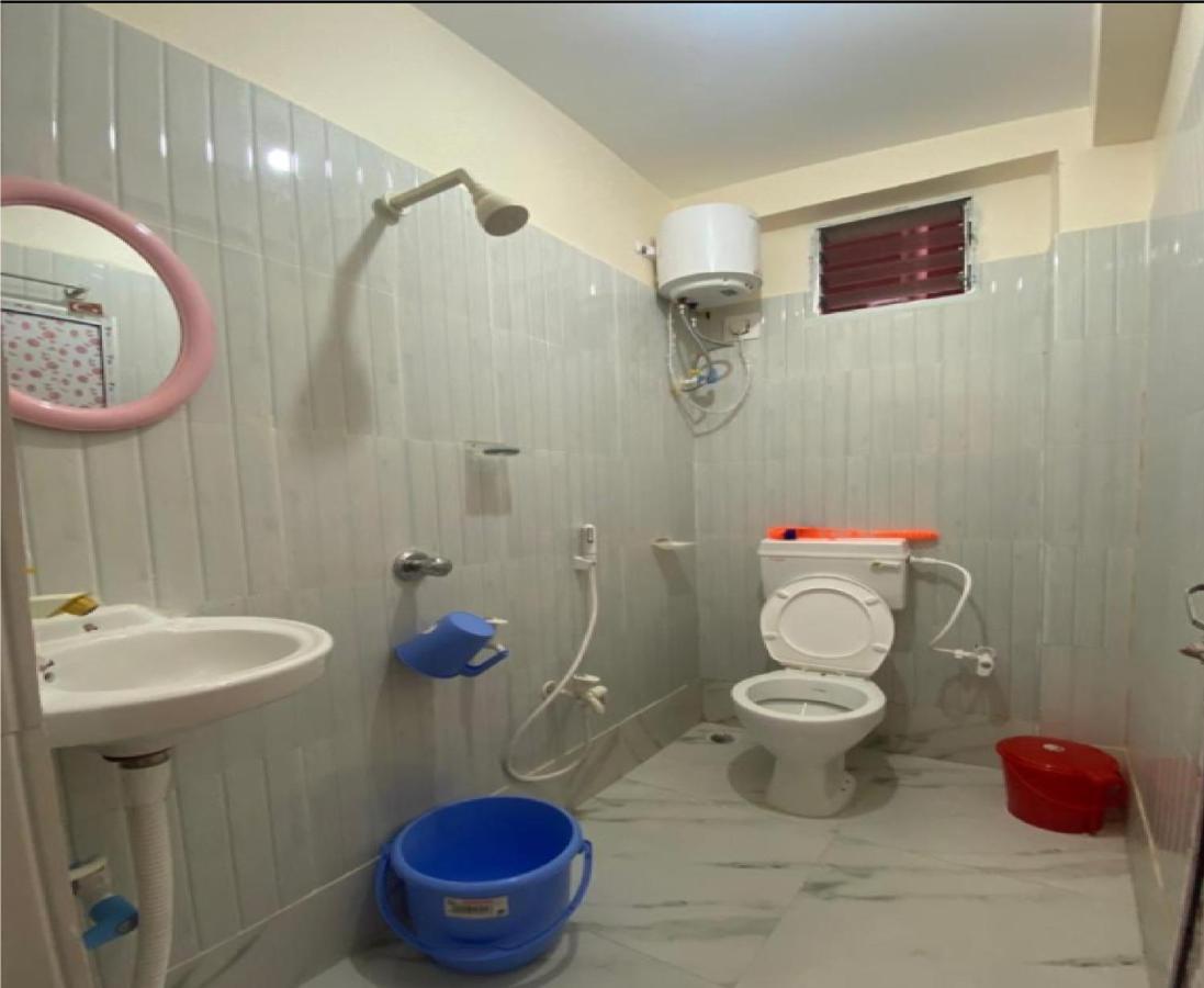 Hotel Ilora By Wb Inn Tarapith Exterior photo
